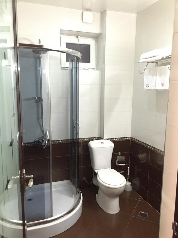 Hotel Elio Batumi Quarto foto