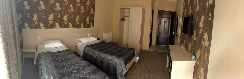 Hotel Elio Batumi Quarto foto